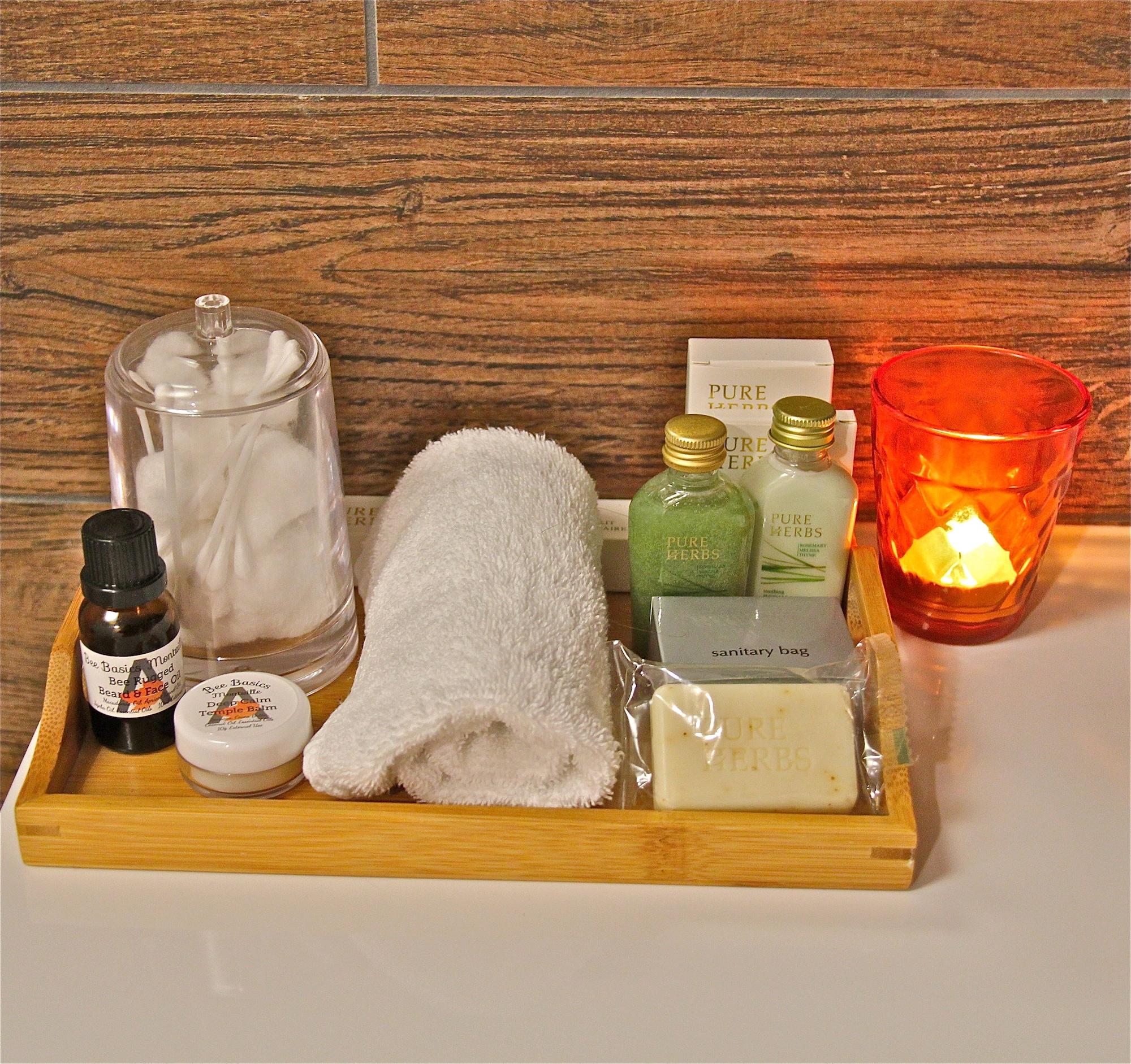 Altitude On Montville Exterior foto A selection of spa products