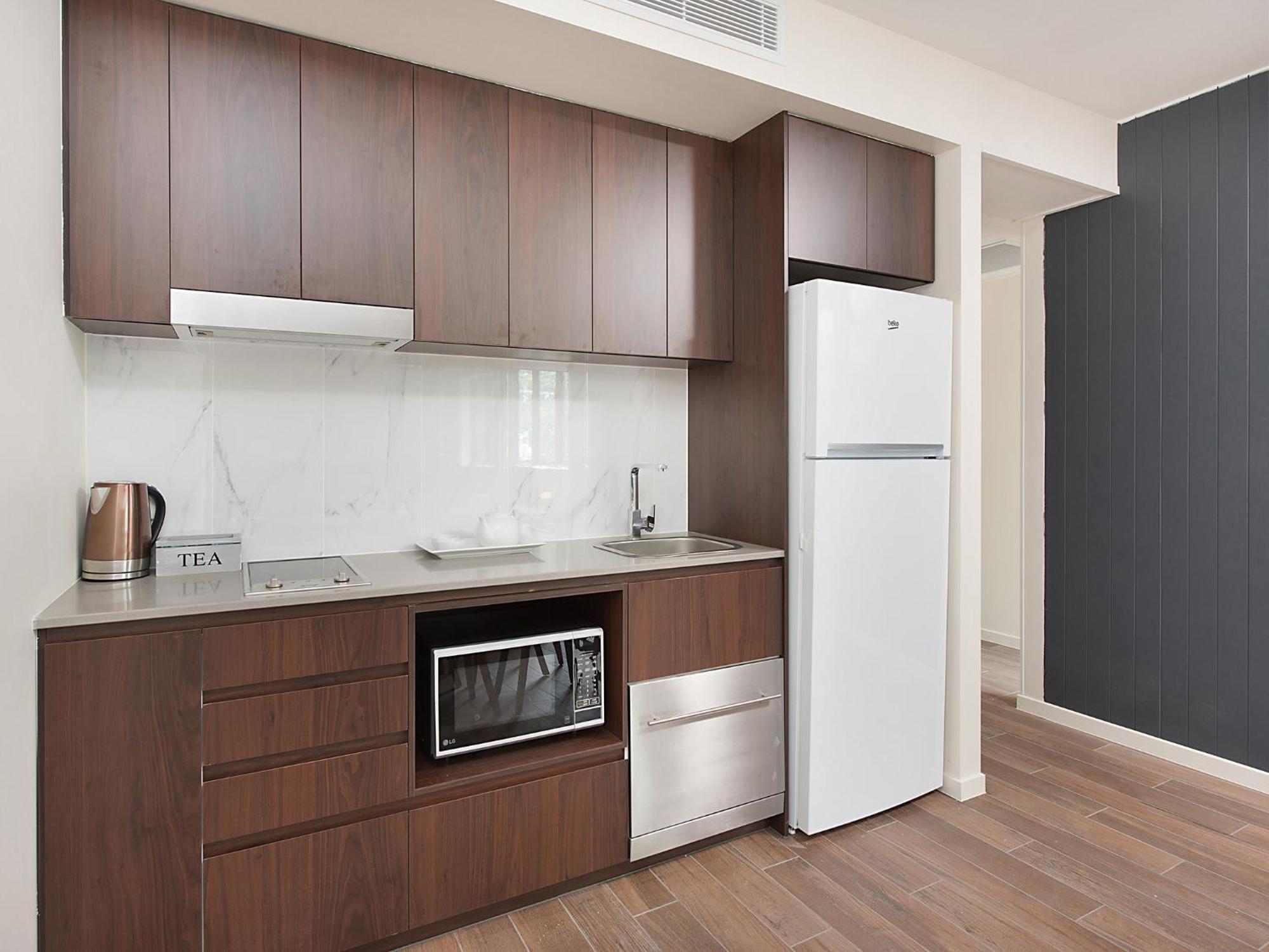 Altitude On Montville Cameră foto A typical kitchen in a student apartment